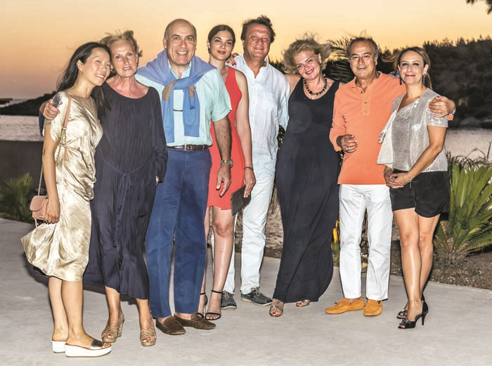 RAHMİ KOÇ VE MUHTAR KENT ONURUNA DAVET 