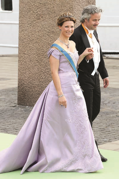 ŞİFACI PRENSESİN BABASI, TAHTTA 25. YILINI KUTLADI