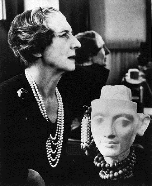 MELİS GORAL LÜKSLERİNİ ALEM'E ANLATTI 