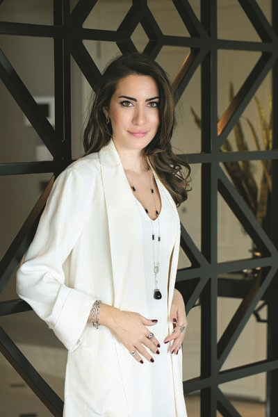 MELİS GORAL LÜKSLERİNİ ALEM'E ANLATTI 