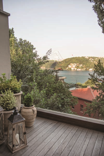 DİLEK HANİF'İN KEYİF ALANI