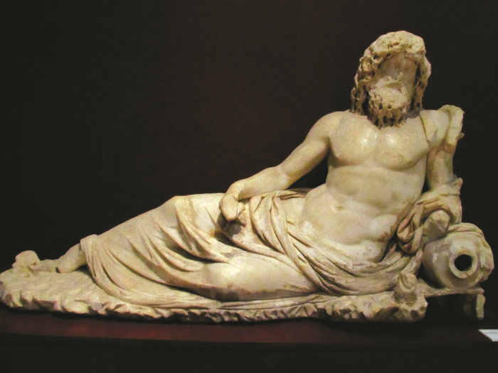 YONCA EBUZZİYA LÜKSLERİNİ ALEM’E ANLATTI