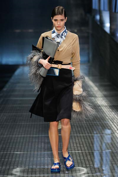 MILANO MODA HAFTASI PRADA İLKBAHAR/YAZ 2017 KOLEKSİYONU