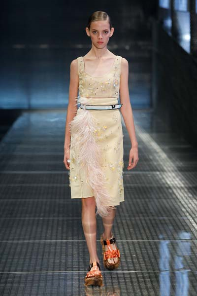 MILANO MODA HAFTASI PRADA İLKBAHAR/YAZ 2017 KOLEKSİYONU