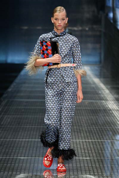 MILANO MODA HAFTASI PRADA İLKBAHAR/YAZ 2017 KOLEKSİYONU