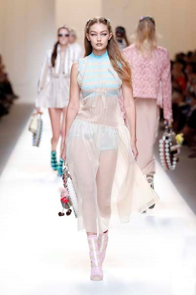 İLHAM KAYNAĞI MARIE ANTOINETTE