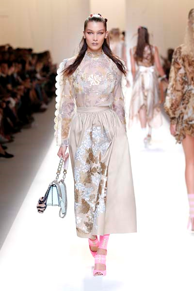 İLHAM KAYNAĞI MARIE ANTOINETTE