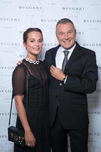 İSPANYOL MERDIVENLERI’NE BULGARI DESTEĞI