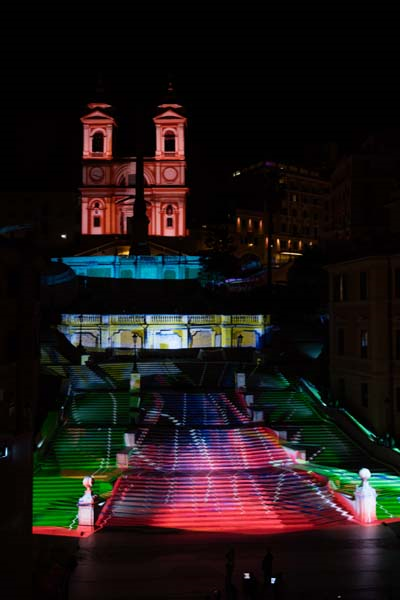 İSPANYOL MERDIVENLERI’NE BULGARI DESTEĞI