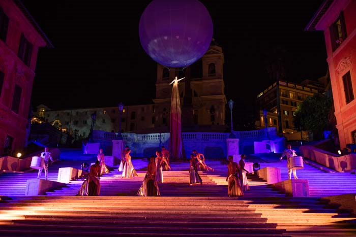 İSPANYOL MERDIVENLERI’NE BULGARI DESTEĞI
