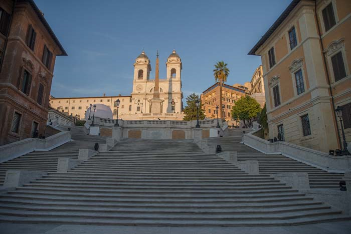 İSPANYOL MERDIVENLERI’NE BULGARI DESTEĞI
