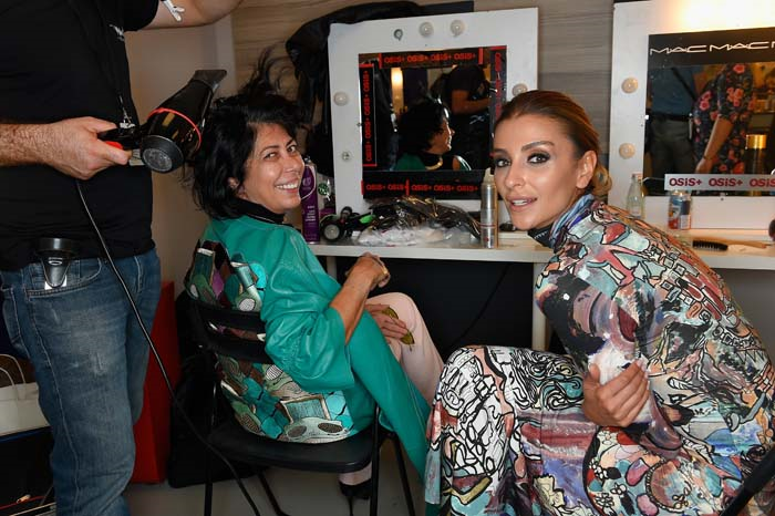 DERYA AÇIKGÖZ DEFİLESİNDEN ÇOK ÖZEL KARELER