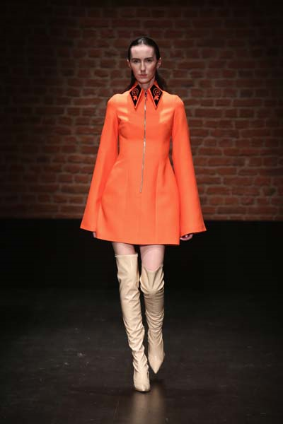 DERYA AÇIKGÖZ DEFİLESİNDEN ÇOK ÖZEL KARELER