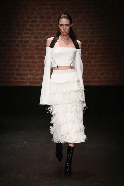 DERYA AÇIKGÖZ DEFİLESİNDEN DETAYLAR