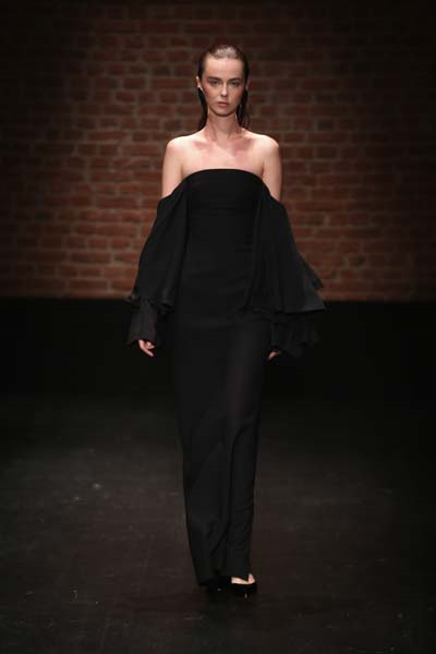 DERYA AÇIKGÖZ DEFİLESİNDEN DETAYLAR