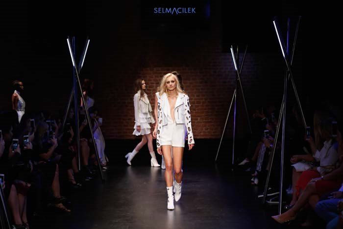 2. GÜNÜN İLK DEFİLESİ