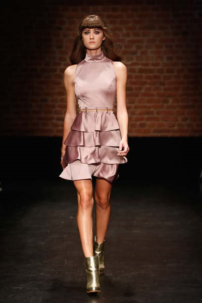 2. GÜNÜN İLK DEFİLESİ