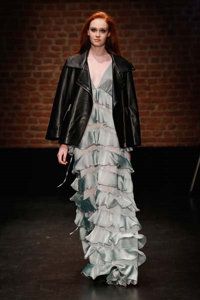 2. GÜNÜN İLK DEFİLESİ