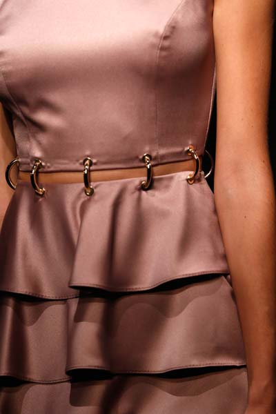 2. GÜNÜN İLK DEFİLESİ