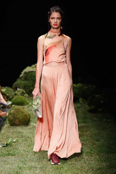 DOĞADAN İLHAM ALAN KOLEKSİYON