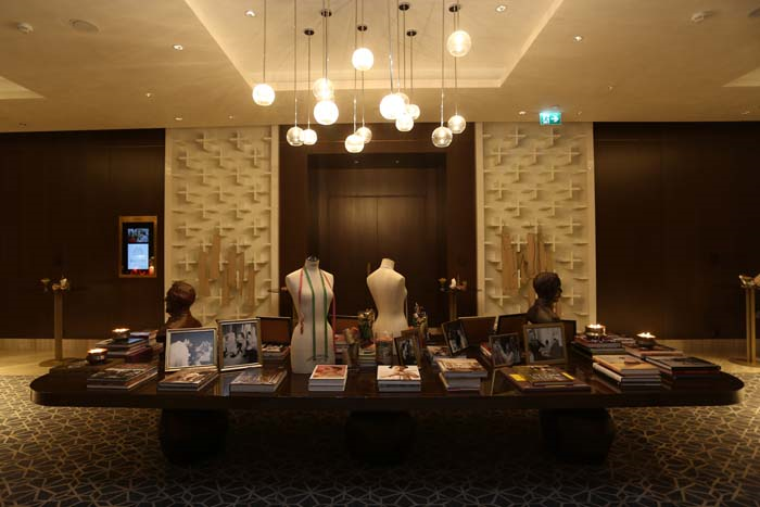 DİLEK HANİFTEN ÖZEL SERGİ