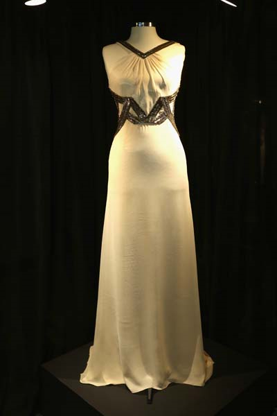 DİLEK HANİFTEN ÖZEL SERGİ