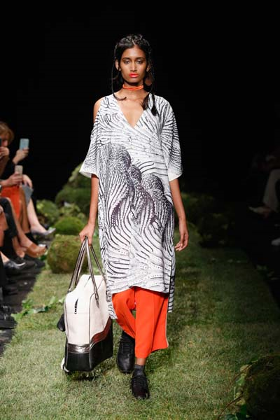 DOĞADAN İLHAM ALAN KOLEKSİYON