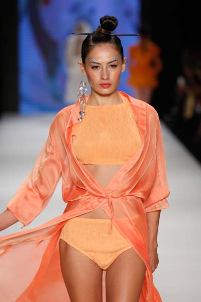 BEYAZ VE TURUNCUNUN HAKİMİYETİ