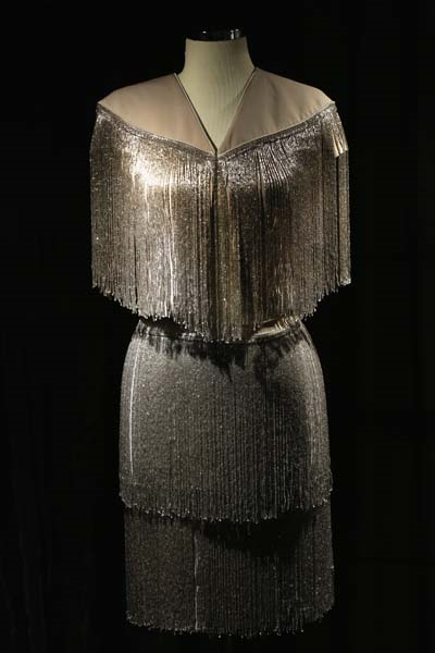 DİLEK HANİFTEN ÖZEL SERGİ