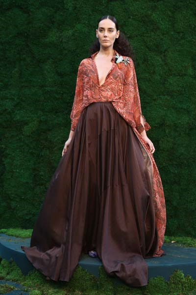 ÖZLEM SÜERDEN “GARDEN OF SIMONE" 