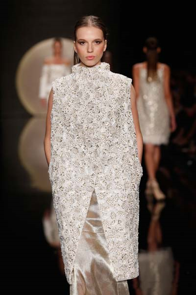  ÖZGÜR MASURDAN COUTURE KOLEKSİYON