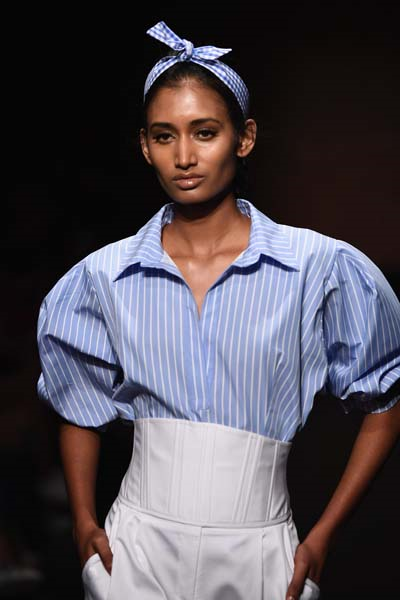 SUDIETUZDA FIRFIRLARIN DANSI