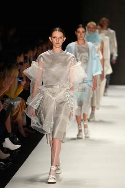 YENİ NESİL TASARIMCILARIN AYAK SESLERİ