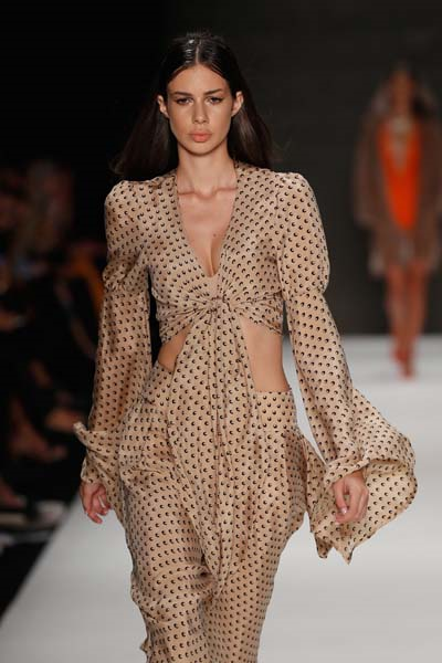 ATIL KUTOĞLUNDAN LÜKSE MODERN YORUM