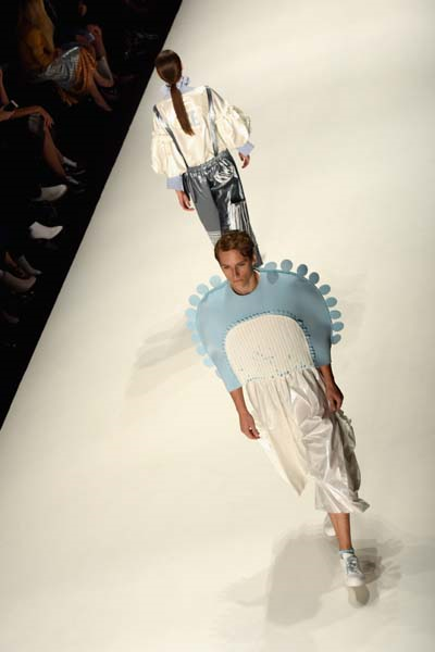 YENİ NESİL TASARIMCILARIN AYAK SESLERİ