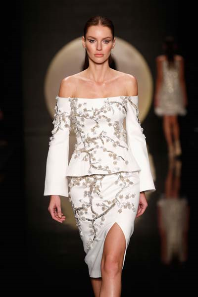  ÖZGÜR MASURDAN COUTURE KOLEKSİYON