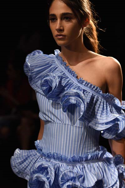 SUDIETUZDA FIRFIRLARIN DANSI