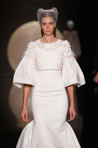  ÖZGÜR MASURDAN COUTURE KOLEKSİYON