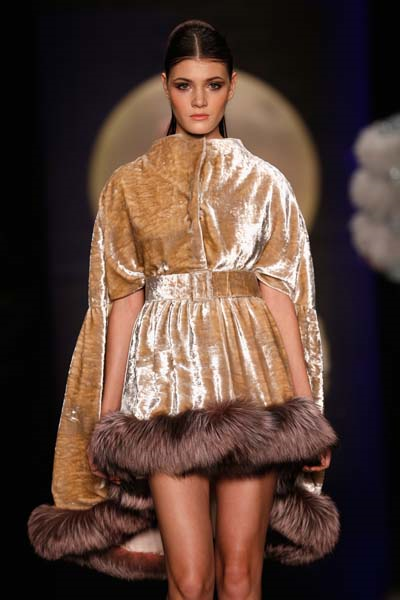  ÖZGÜR MASURDAN COUTURE KOLEKSİYON