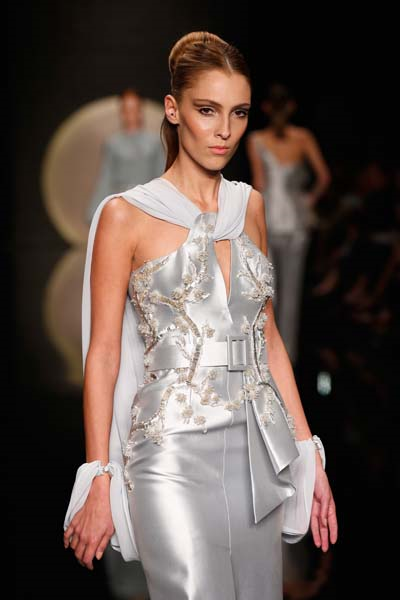  ÖZGÜR MASURDAN COUTURE KOLEKSİYON