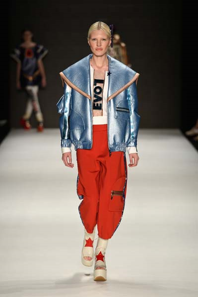 YENİ NESİL TASARIMCILARIN AYAK SESLERİ