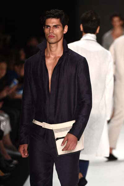 AYŞE DENİZ YEĞİN DEFİLESİ