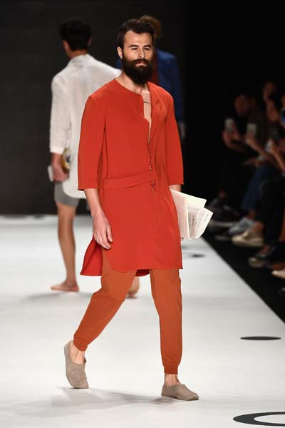 AYŞE DENİZ YEĞİN DEFİLESİ