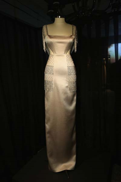  DİLEK HANİFTEN ÖZEL SERGİ