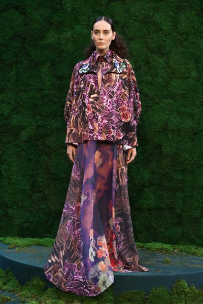  ÖZLEM SÜERDEN “GARDEN OF SIMONE"