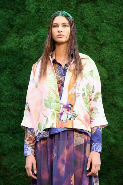  ÖZLEM SÜERDEN “GARDEN OF SIMONE"