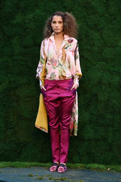  ÖZLEM SÜERDEN “GARDEN OF SIMONE"