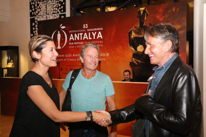 ANTALYA’YA YILDIZ YAĞMURU BAŞLADI