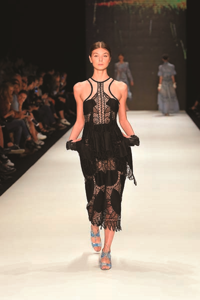 MERCEDES-BENZ FASHION WEEK ISTANBUL 2017 İLKBAHAR-YAZ KOLEKSİYONLARI