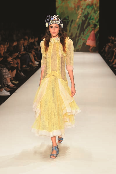 MERCEDES-BENZ FASHION WEEK ISTANBUL 2017 İLKBAHAR-YAZ KOLEKSİYONLARI